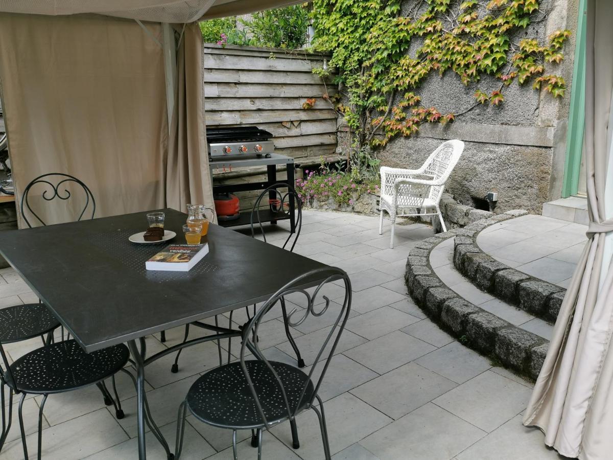 Logis Des Douves Bed and Breakfast Tiffauges Buitenkant foto