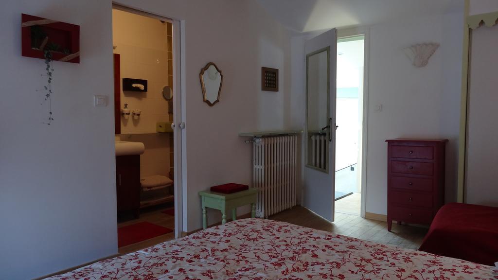 Logis Des Douves Bed and Breakfast Tiffauges Buitenkant foto