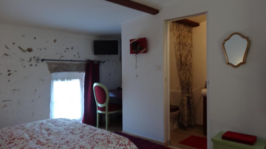 Logis Des Douves Bed and Breakfast Tiffauges Buitenkant foto