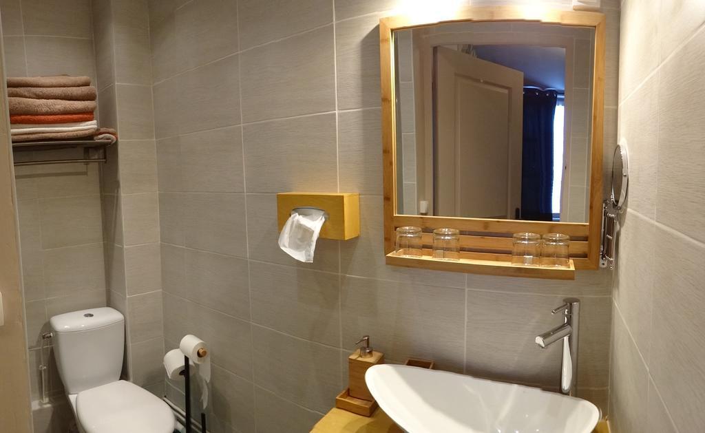 Logis Des Douves Bed and Breakfast Tiffauges Buitenkant foto