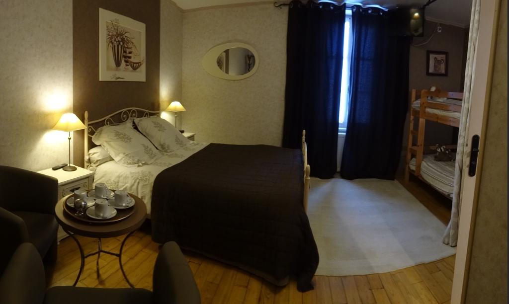 Logis Des Douves Bed and Breakfast Tiffauges Buitenkant foto