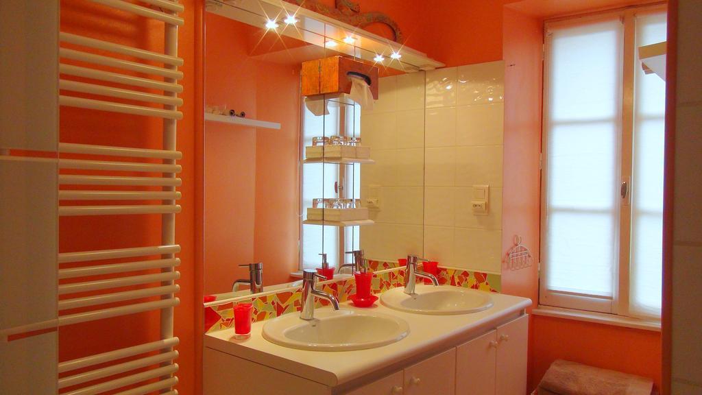 Logis Des Douves Bed and Breakfast Tiffauges Buitenkant foto