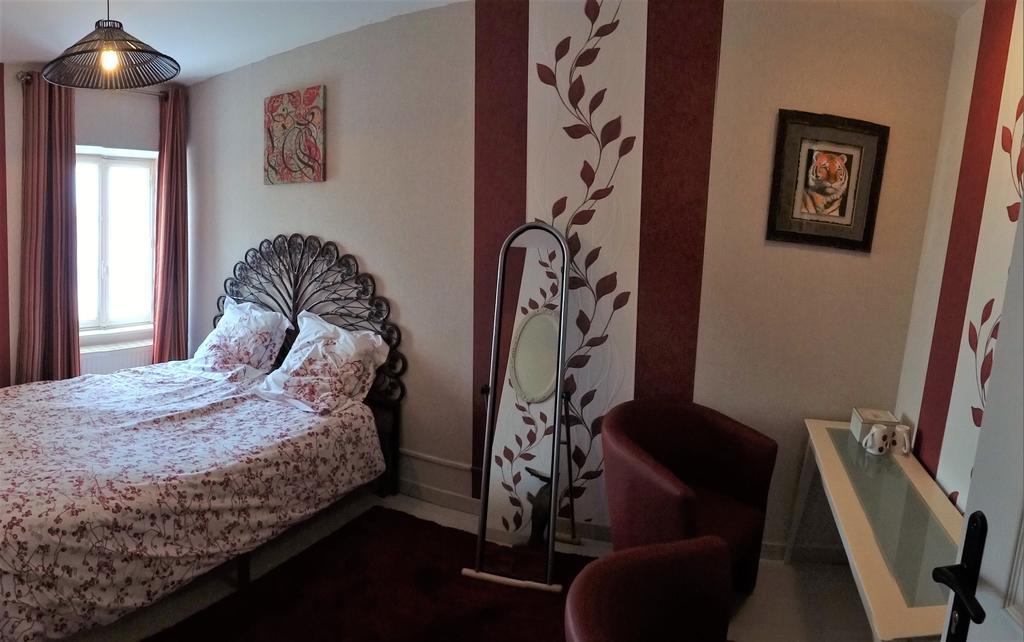 Logis Des Douves Bed and Breakfast Tiffauges Buitenkant foto
